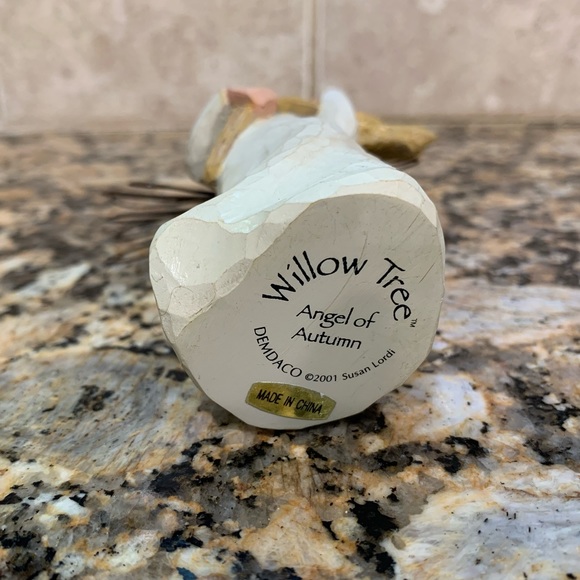 Willow Tree - Angel of Autumn - Picture 3 of 3